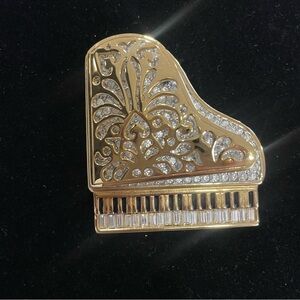 SWAROVSKI SIGNED PIN BROOCH PIANO GOLD PLATED WITH CLEAR CRYSTAL